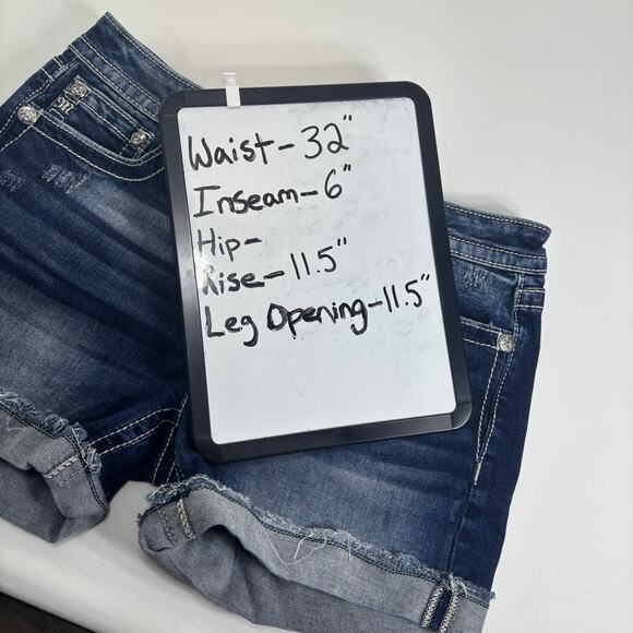 Women's Miss Me Embellished Pockets Flower Jean Denim Mid-Short Size 31 M3337D - Picture 7 of 8